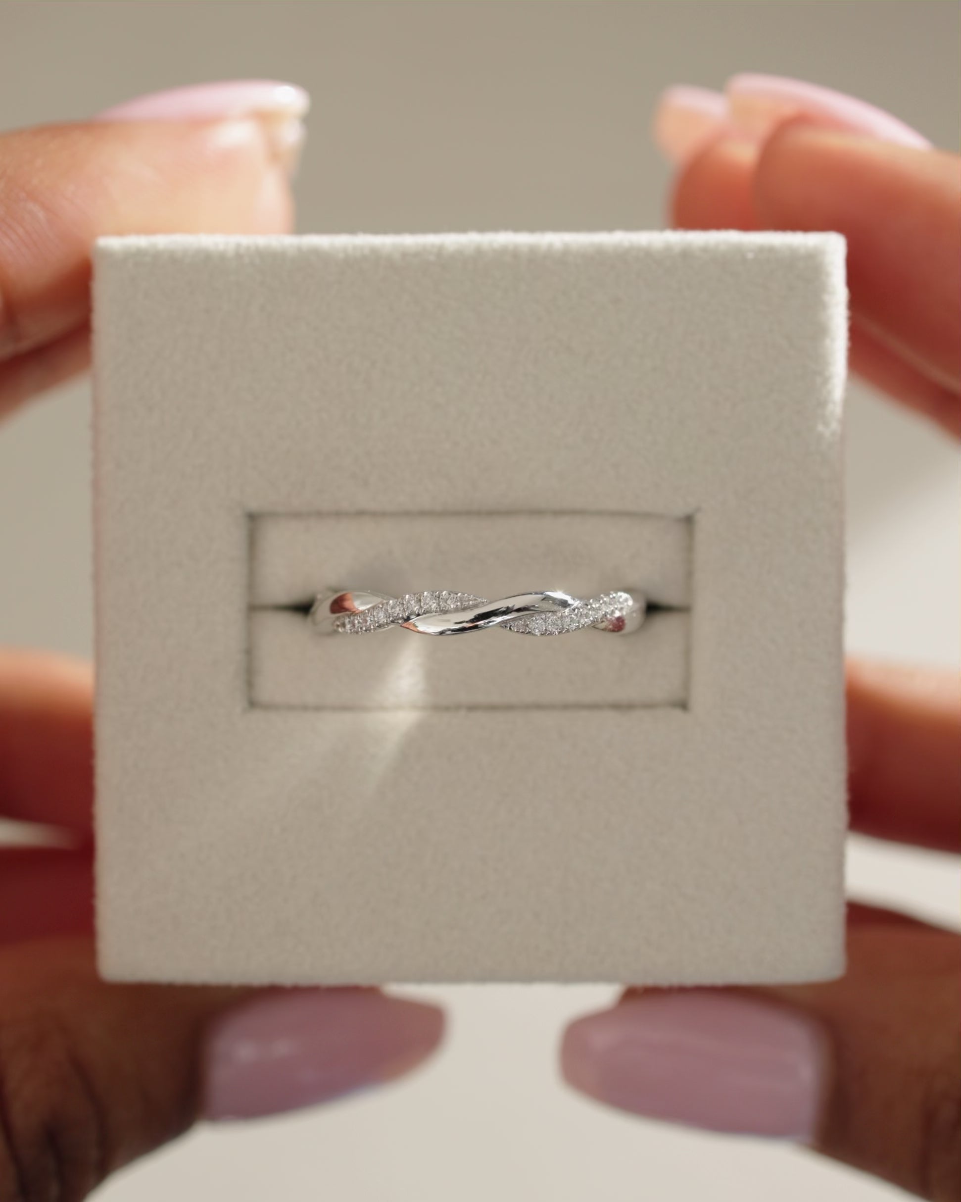 0.10 TCW Round CVD Diamond Twisted Wedding Band Main image