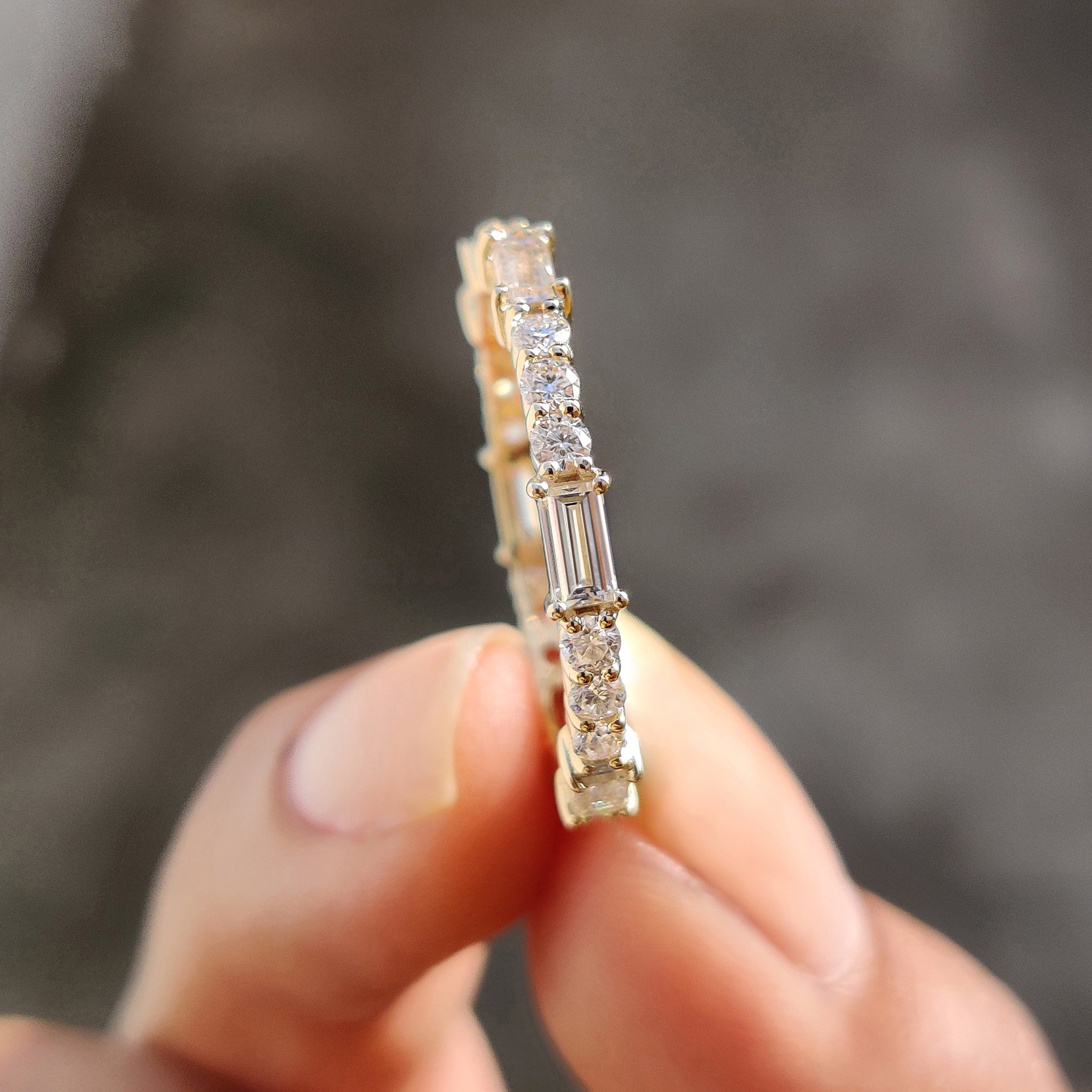Eternity Baguette And Round Wedding Band Imagen secundaria del producto