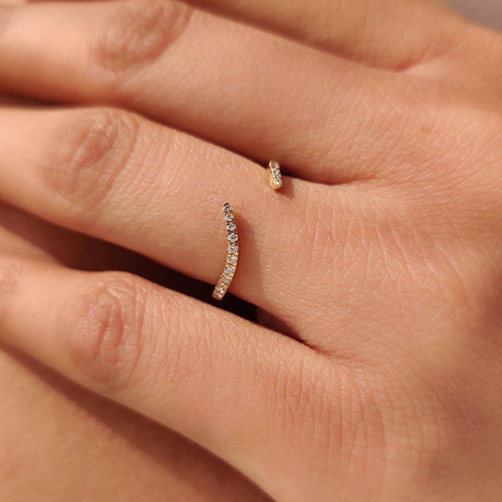 Round Diamond Open Gap Wedding Band