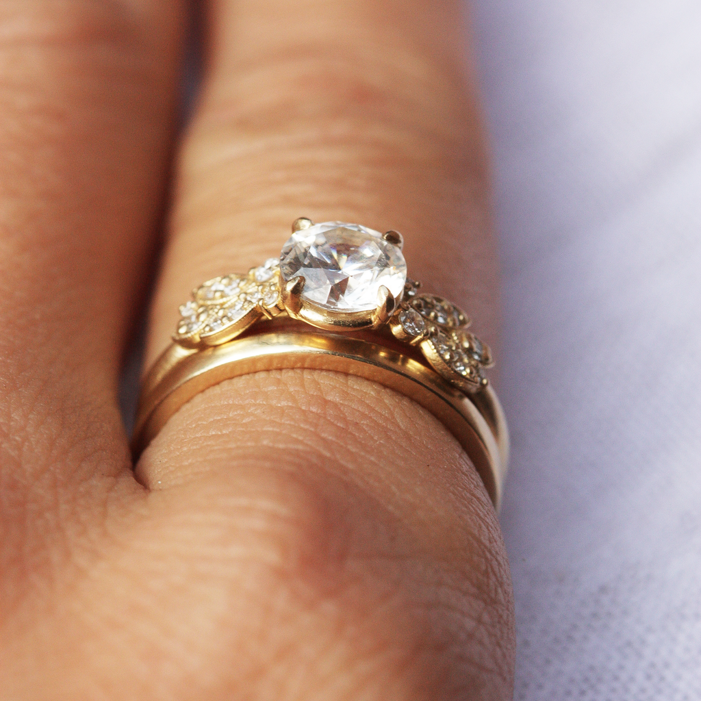1.0 CT Round Cut Cluster Style Moissanite Engagement Ring