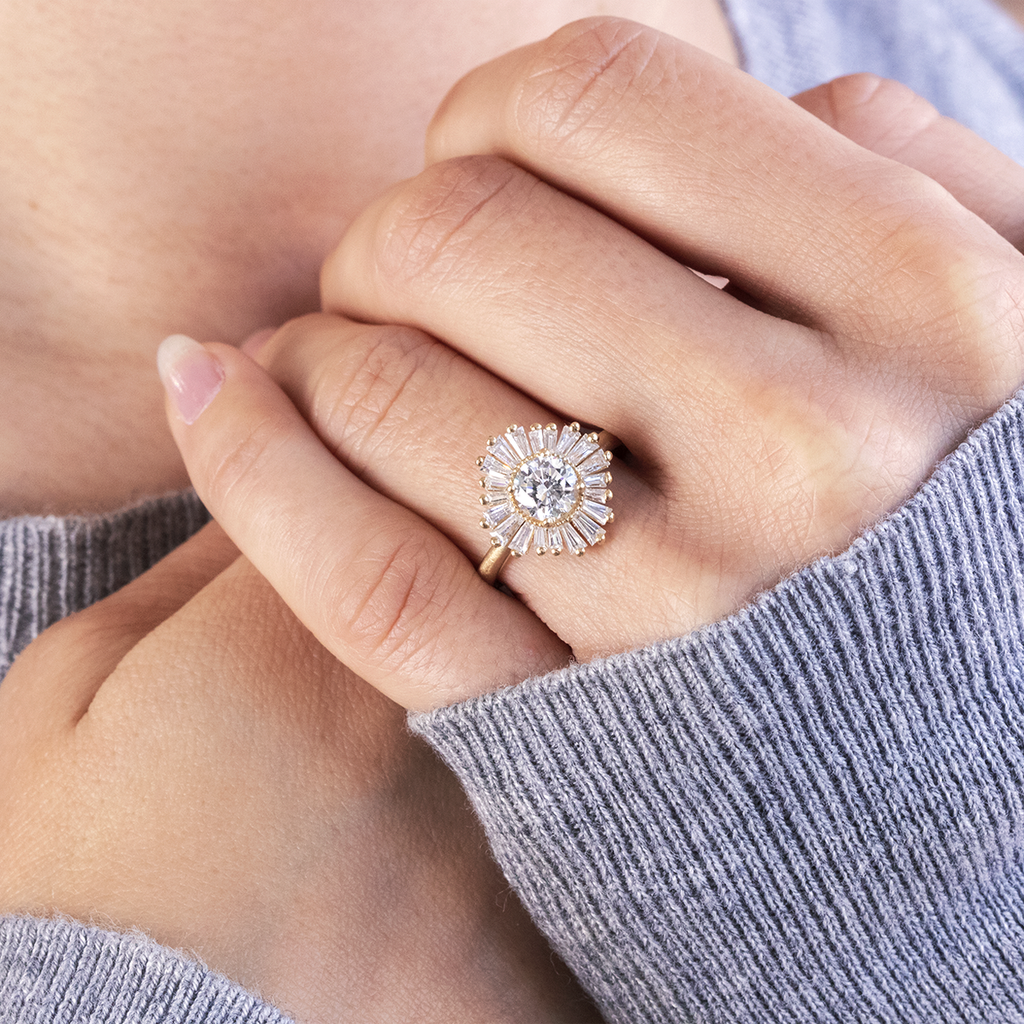 1.0 CT Round Cut Ballerina Style Moissanite Engagement Ring