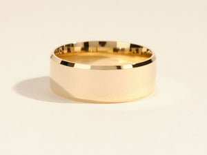 Classic Polished Man's Wedding Band
