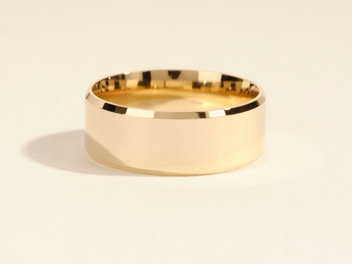 Classic Polished Man's Wedding Band