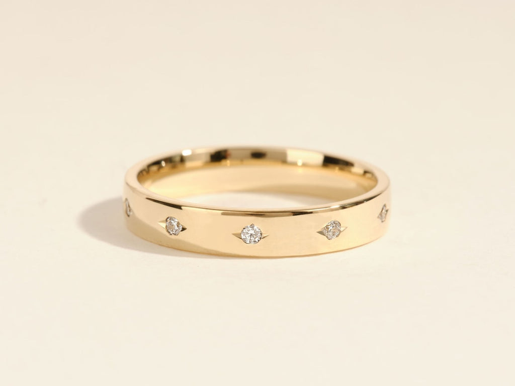 0.20 TCW Men's Flush Set Diamond Wedding Band