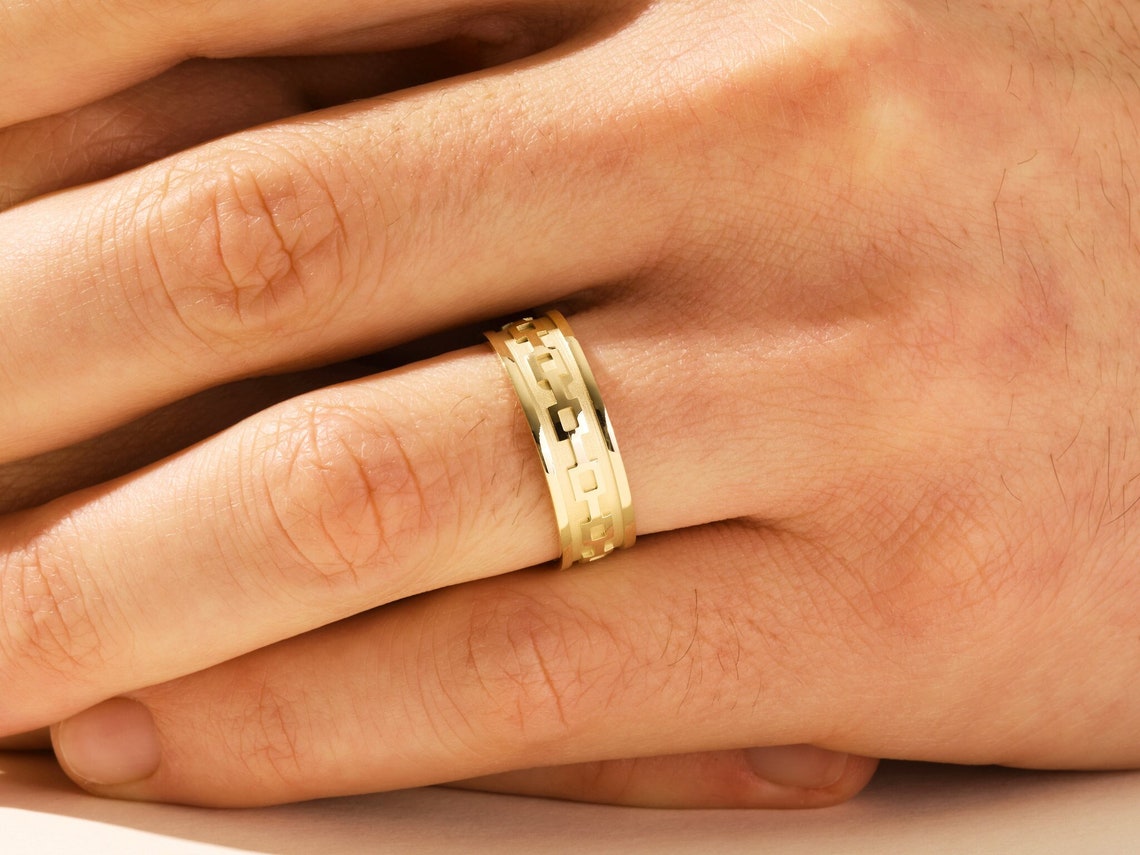 Celtic Style Men's Wedding Band.