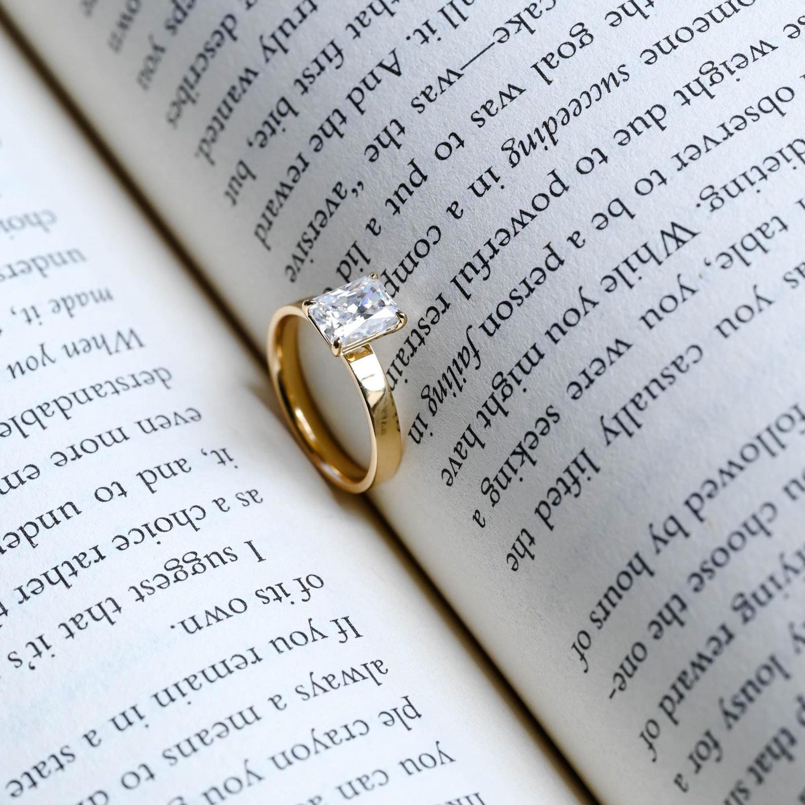 Solid Gold Radiant Moissanite Engagement Ring, Solitaire Ring, Aniversary Gift for Her,