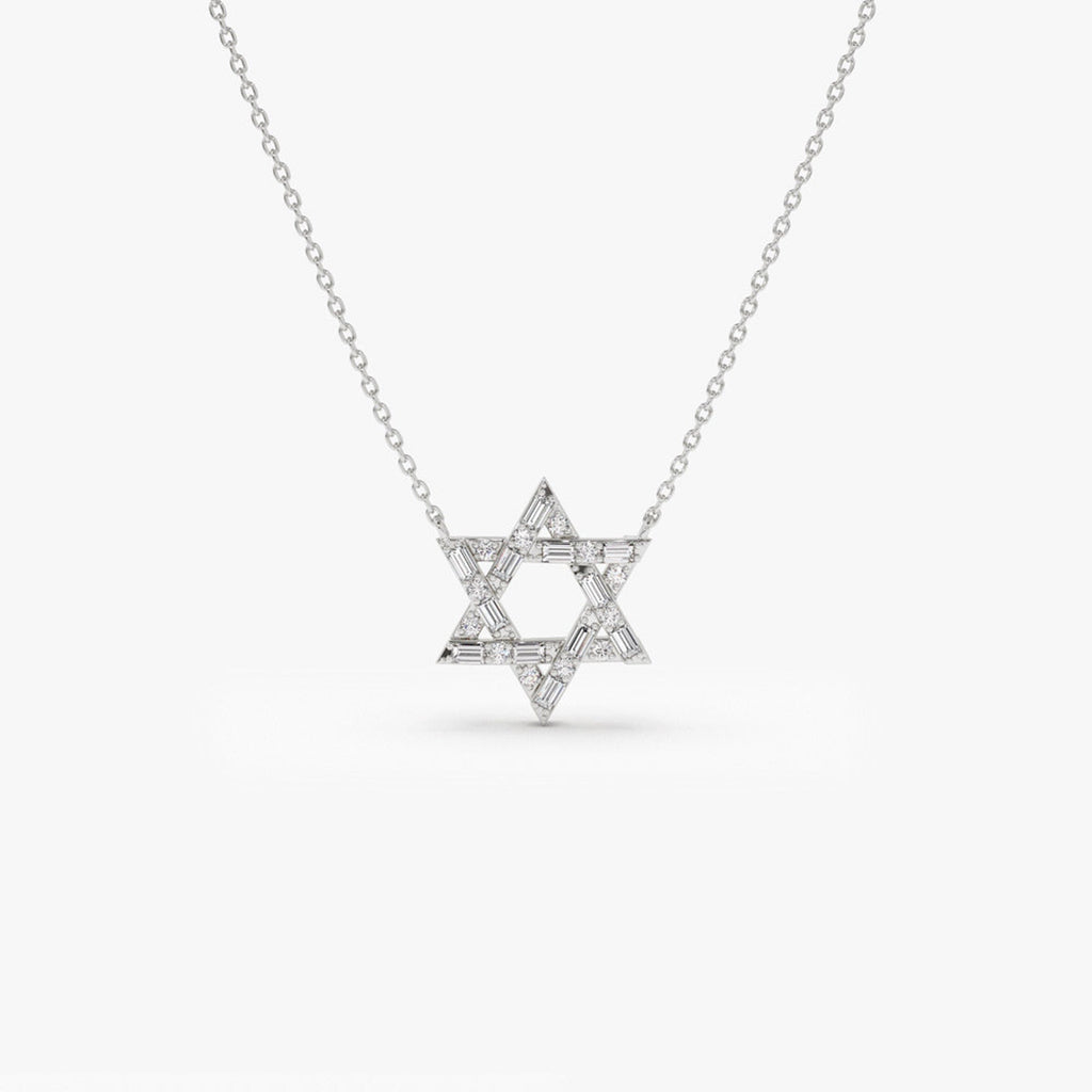 0.34 TCW Bugged & Round Moissanite Star Necklace