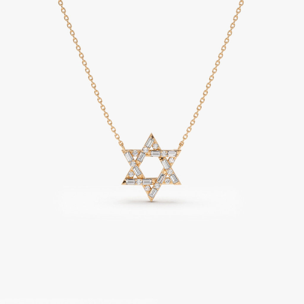 0.34 TCW Bugged & Round Moissanite Star Necklace