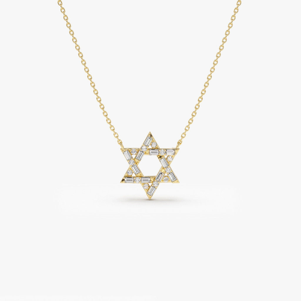 0.34 TCW Bugged & Round Moissanite Star Necklace