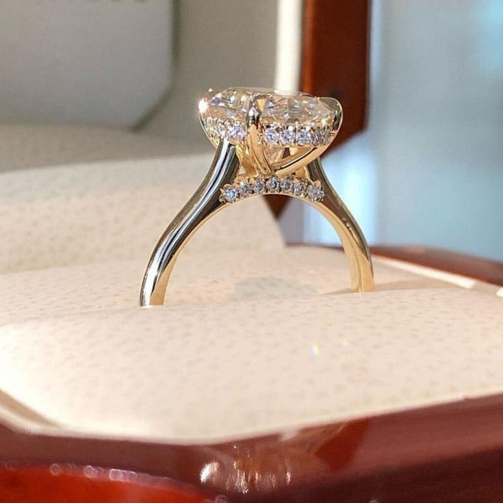 2.0 CT Oval Moissanite Solitaire Style Ring