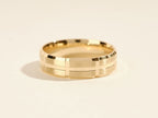 Grooved Block Detailed Setting Men's Wedding Band