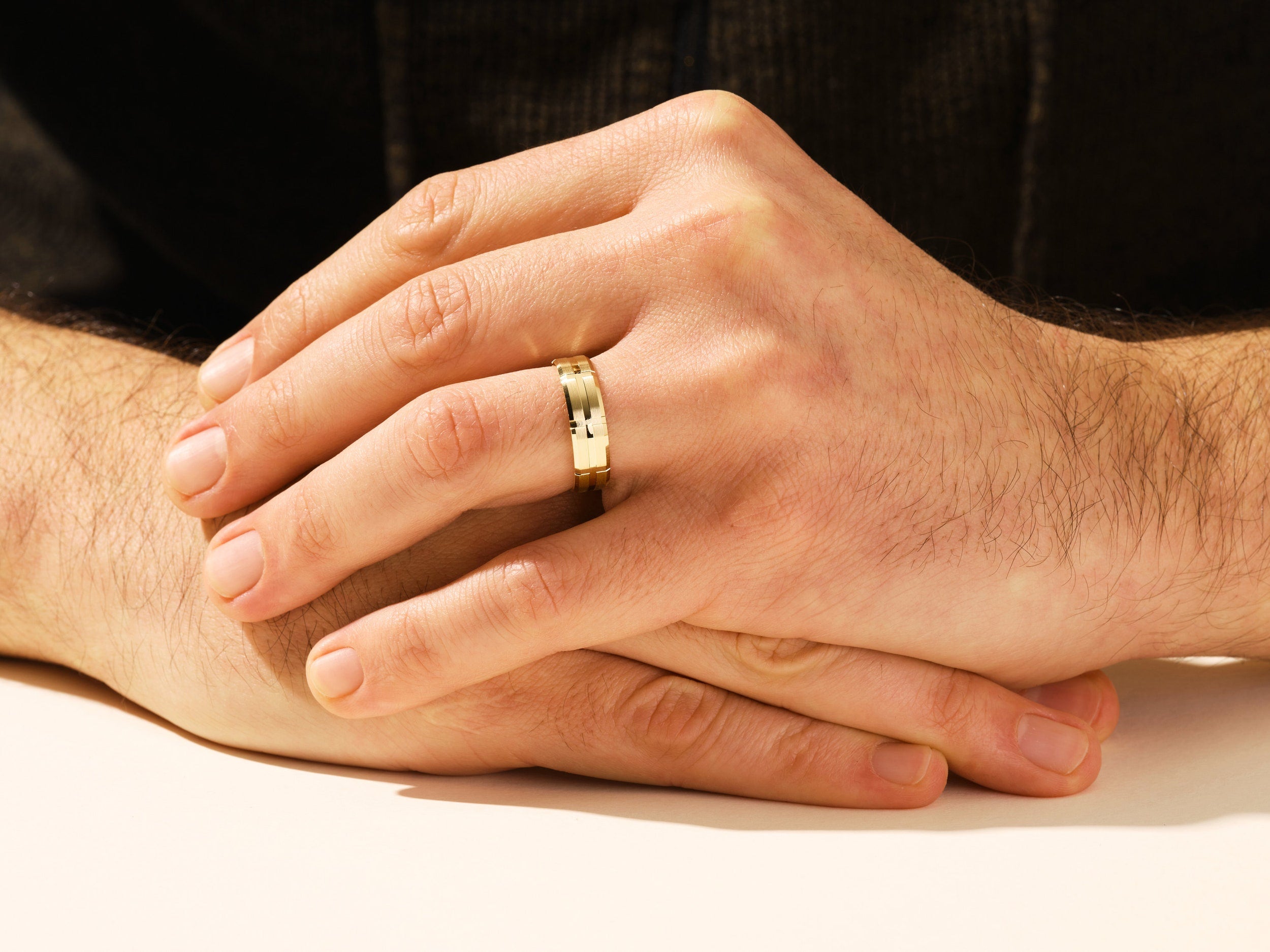 Grooved Block Detailed Setting Men's Wedding Band