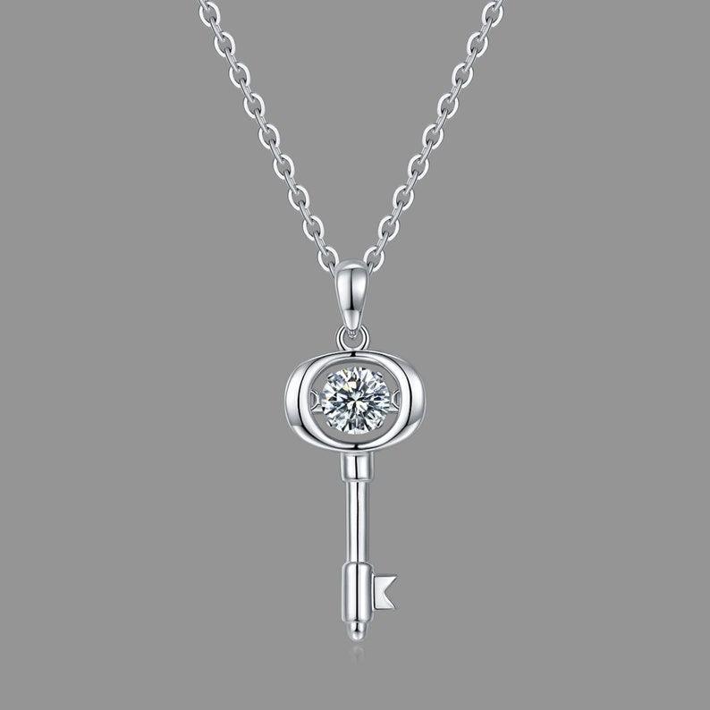 Captivating Key Brilliance: 0.5ct 5mm round Moissanite Necklace with Elegant Key-Shaped