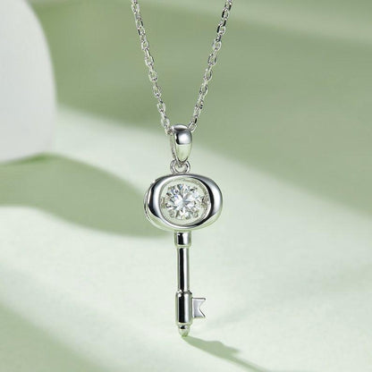 Captivating Key Brilliance: 0.5ct 5mm round Moissanite Necklace with Elegant Key-Shaped