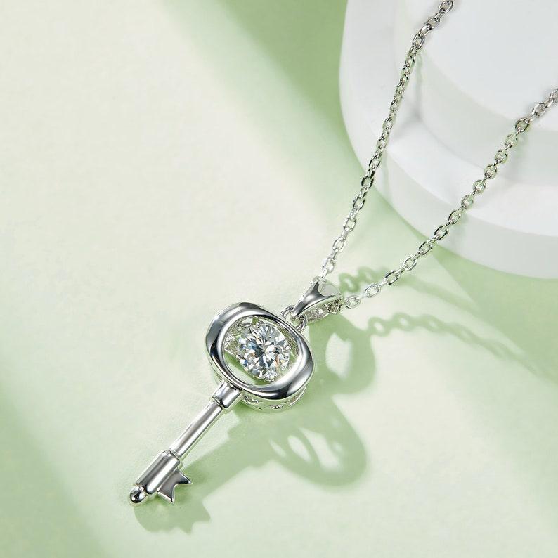 Captivating Key Brilliance: 0.5ct 5mm round Moissanite Necklace with Elegant Key-Shaped