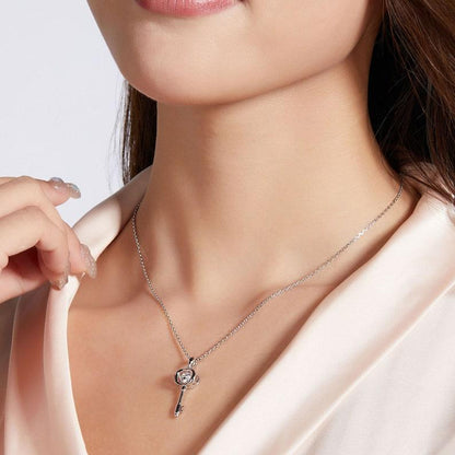 Captivating Key Brilliance: 0.5ct 5mm round Moissanite Necklace with Elegant Key-Shaped