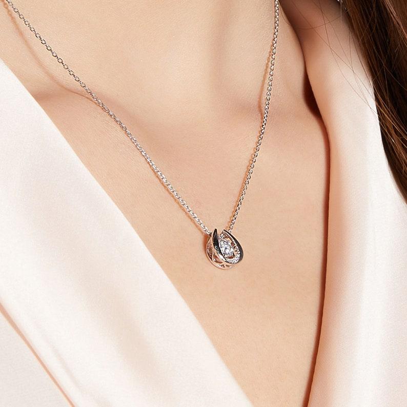 Sublime Radiance: 5mm Round Moissanite Necklace in 0.5ct