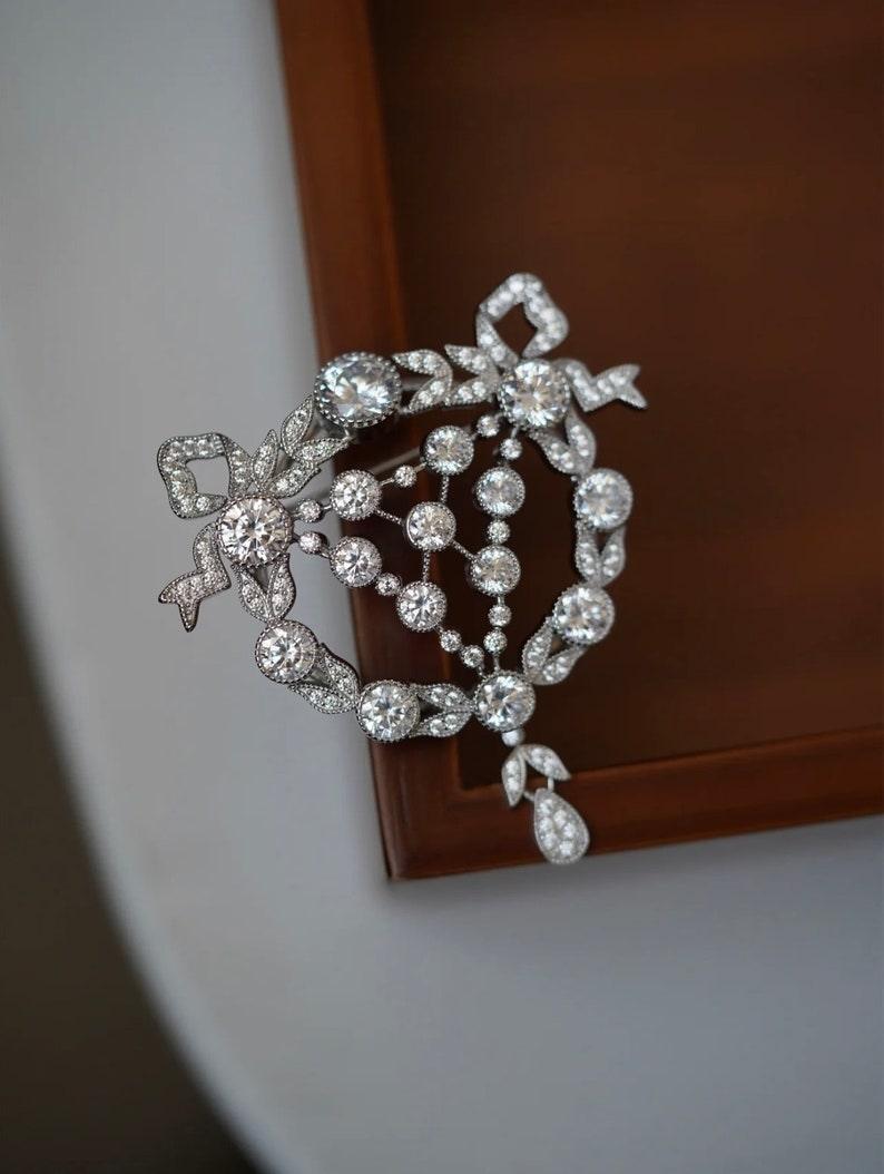 moissanite diamond round design adwardian brooch