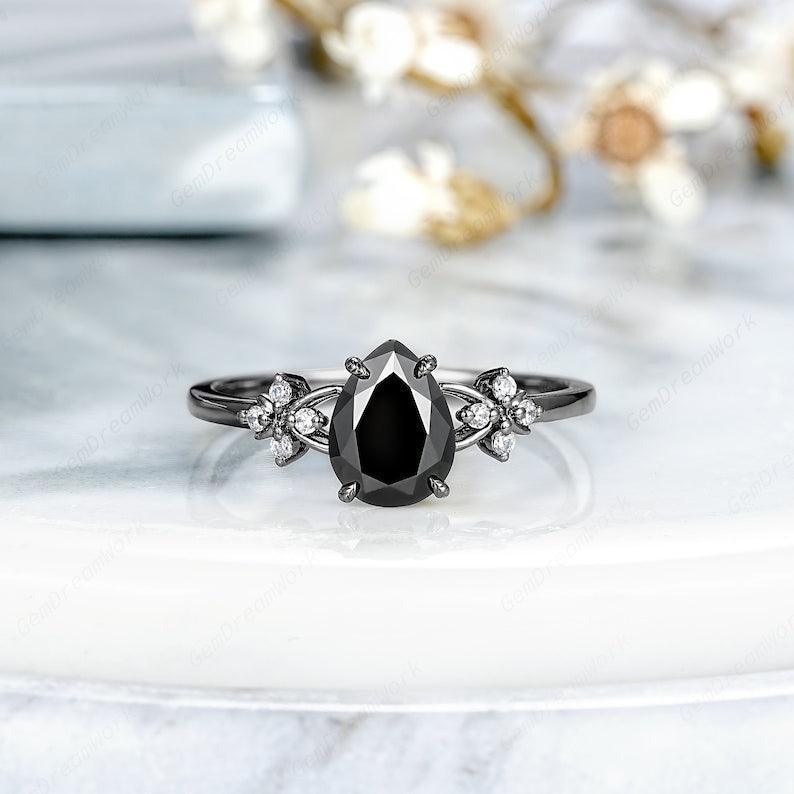 Minimalist Pear Black Moissanite Engagement Ring Set