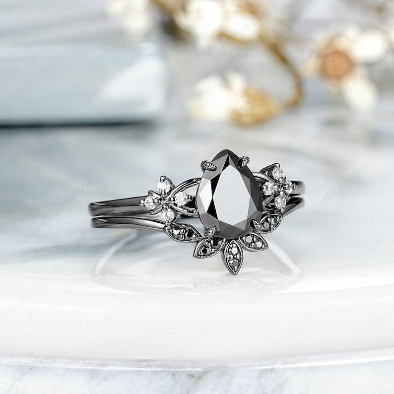 Minimalist Pear Black Moissanite Engagement Ring Set