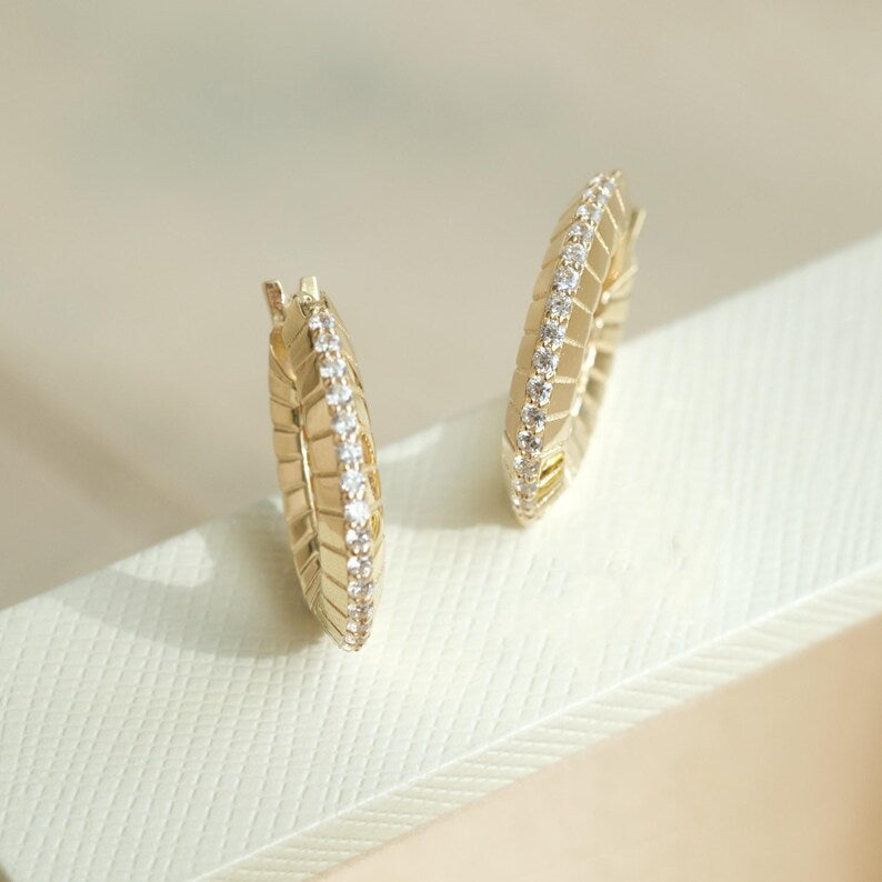 0.25 TCW Round Moissanite Diamond Crystal Hoop Earring