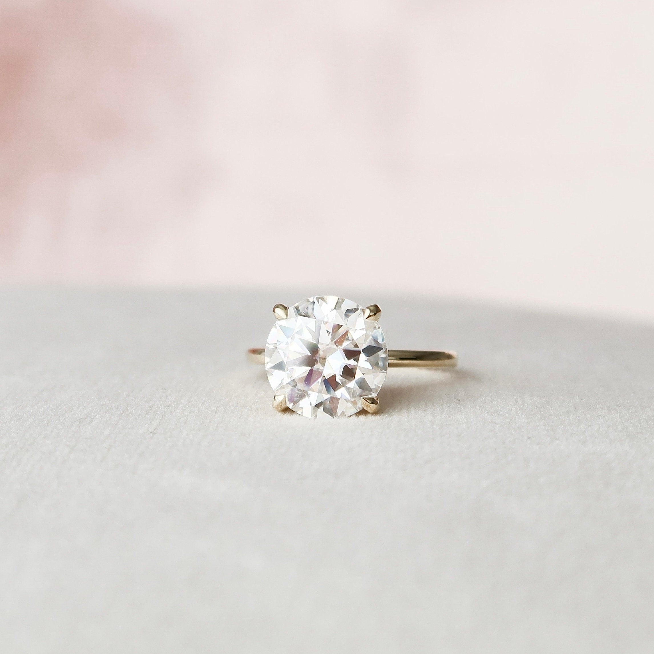 5.0 CT Round Moissanite Solitaire Hidden Halo Setting Engagement Ring