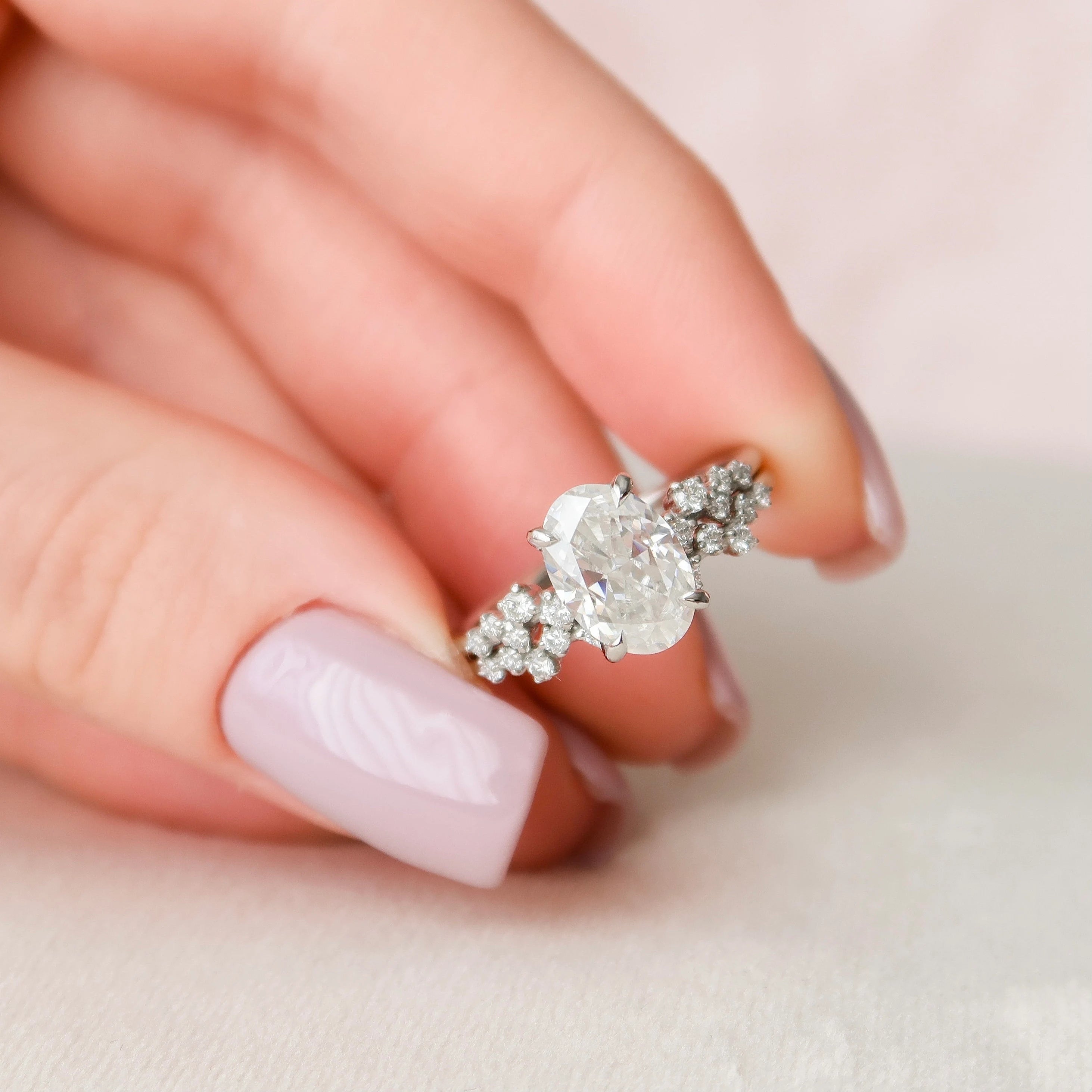 2.0CT Oval Cut Moissanite cluster Bridal Ring Set
