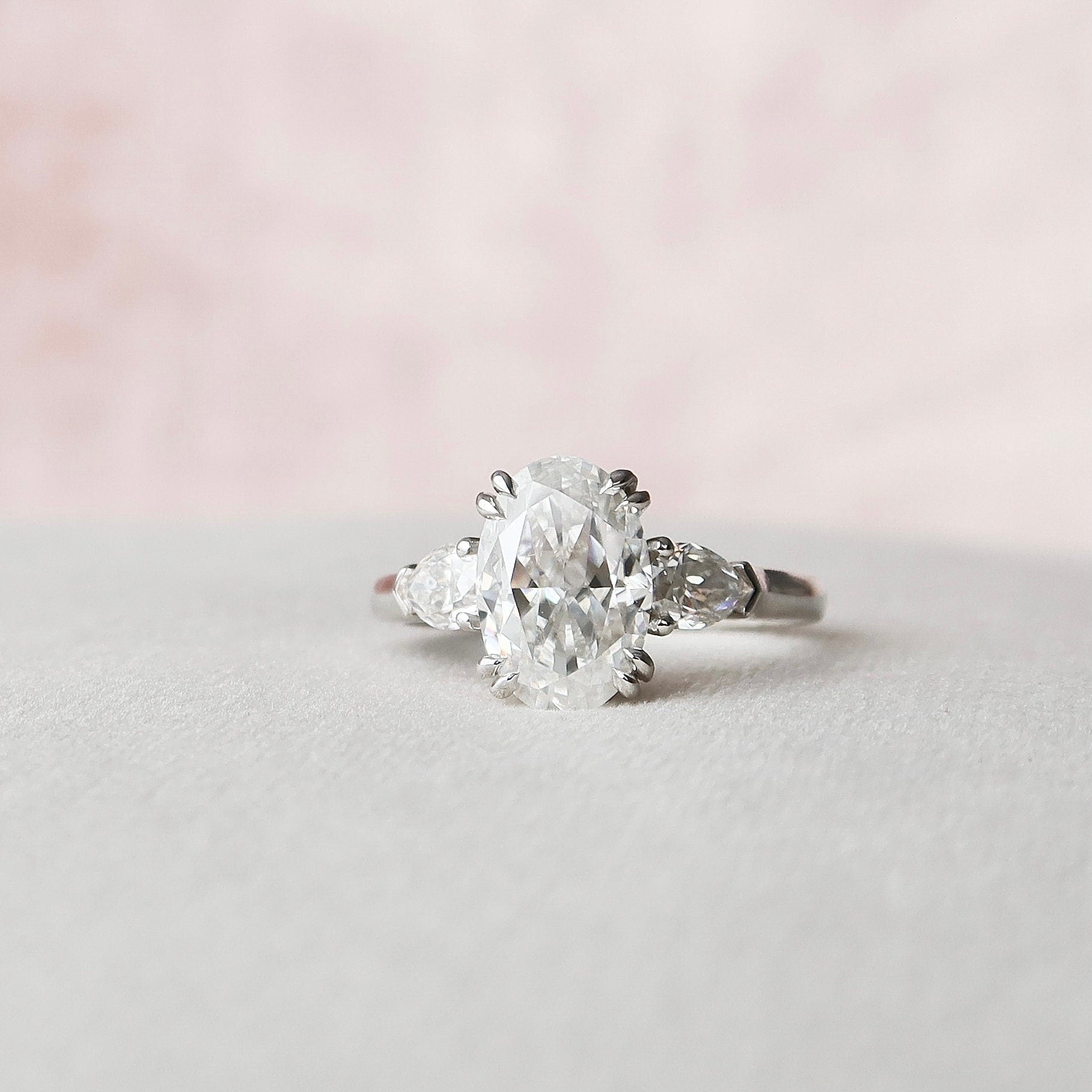 2.0 CT Oval Cut Moissanite Three Stones Engagement Ring