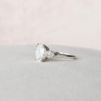 2.0 CT Oval Cut Moissanite Three Stones Engagement Ring