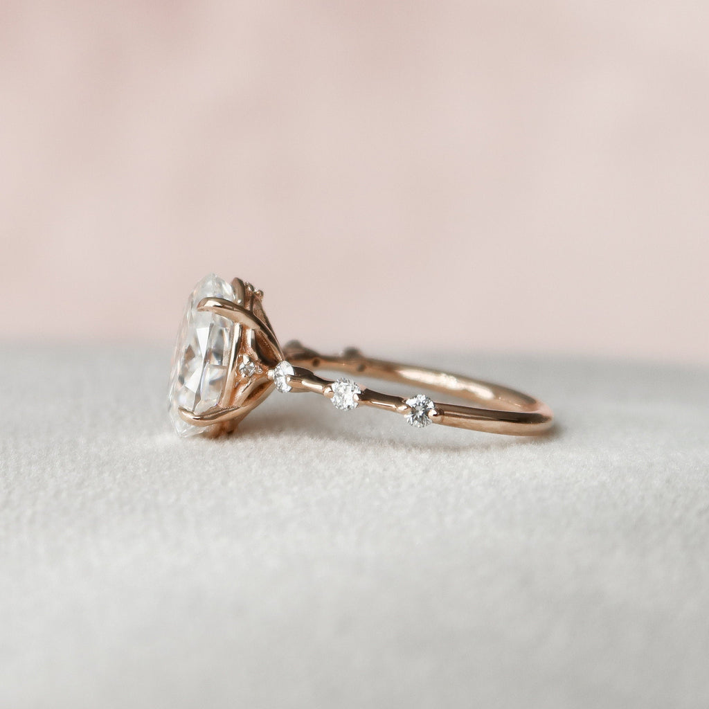 2.0 CT Oval Cut Moissanite Dainty Style Engagement Ring