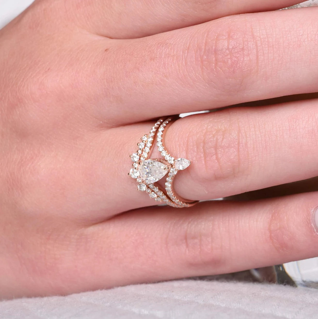 1.0CT Pear Cut Moissanite Halo Bridal Engagement Ring Set Secondary image