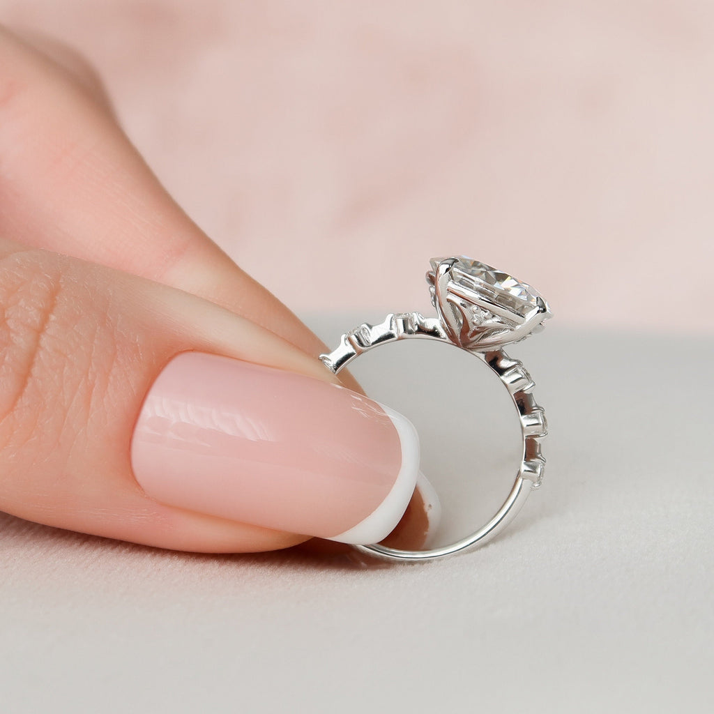4.0 CT Round Moissanite Dainty Style Engagement Ring