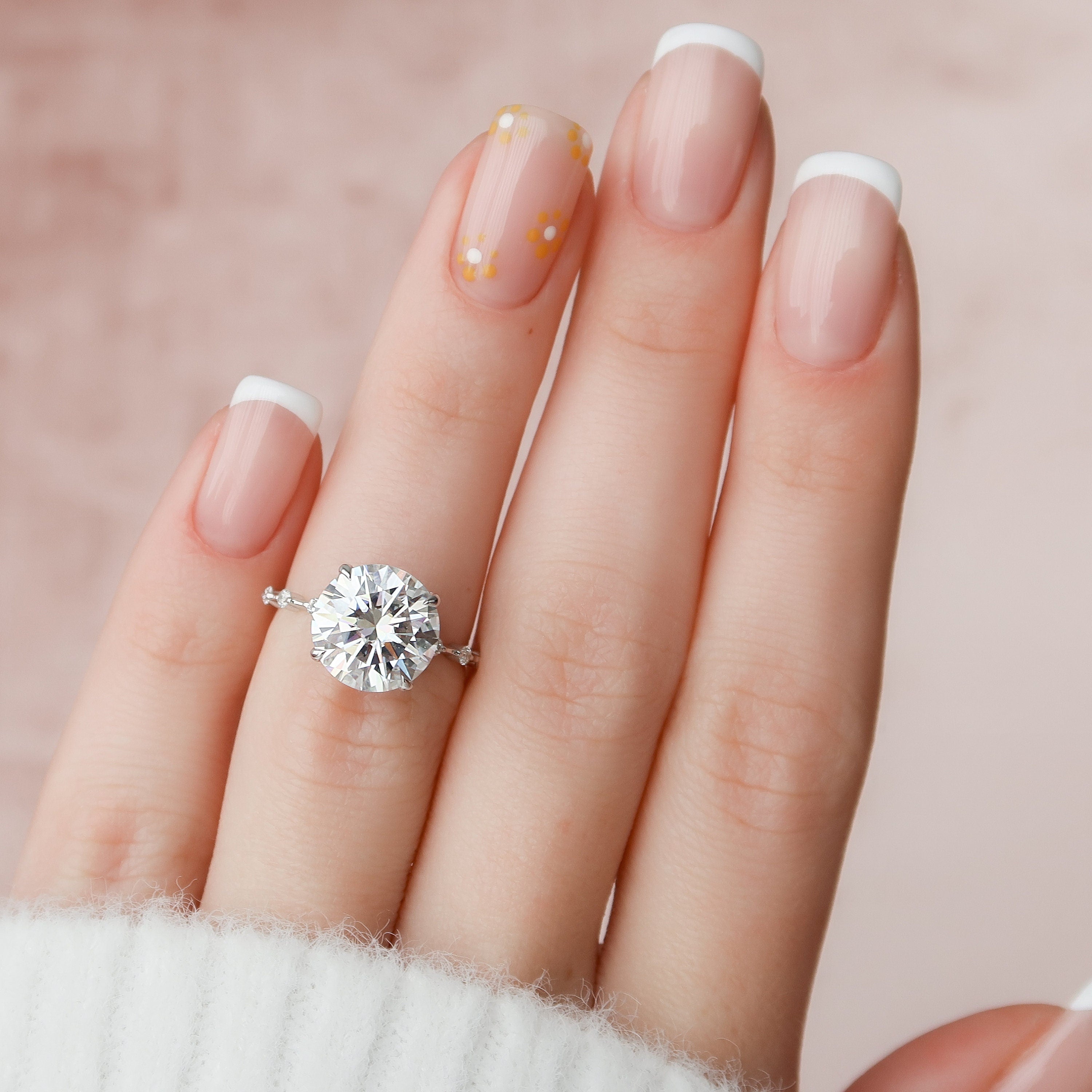 4.0 CT Round Moissanite Dainty Style Engagement Ring