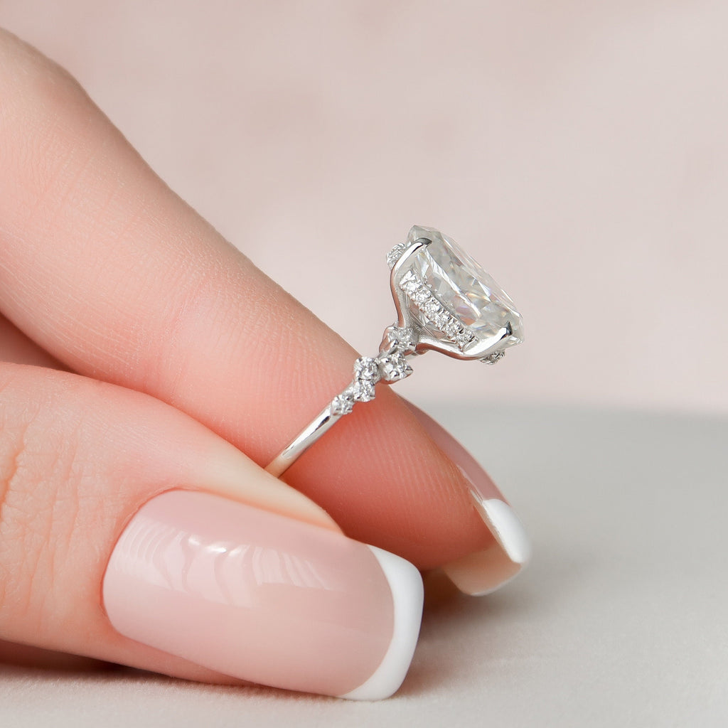 3.0 CT Oval Cut Moissanite Cluster Engagement Ring