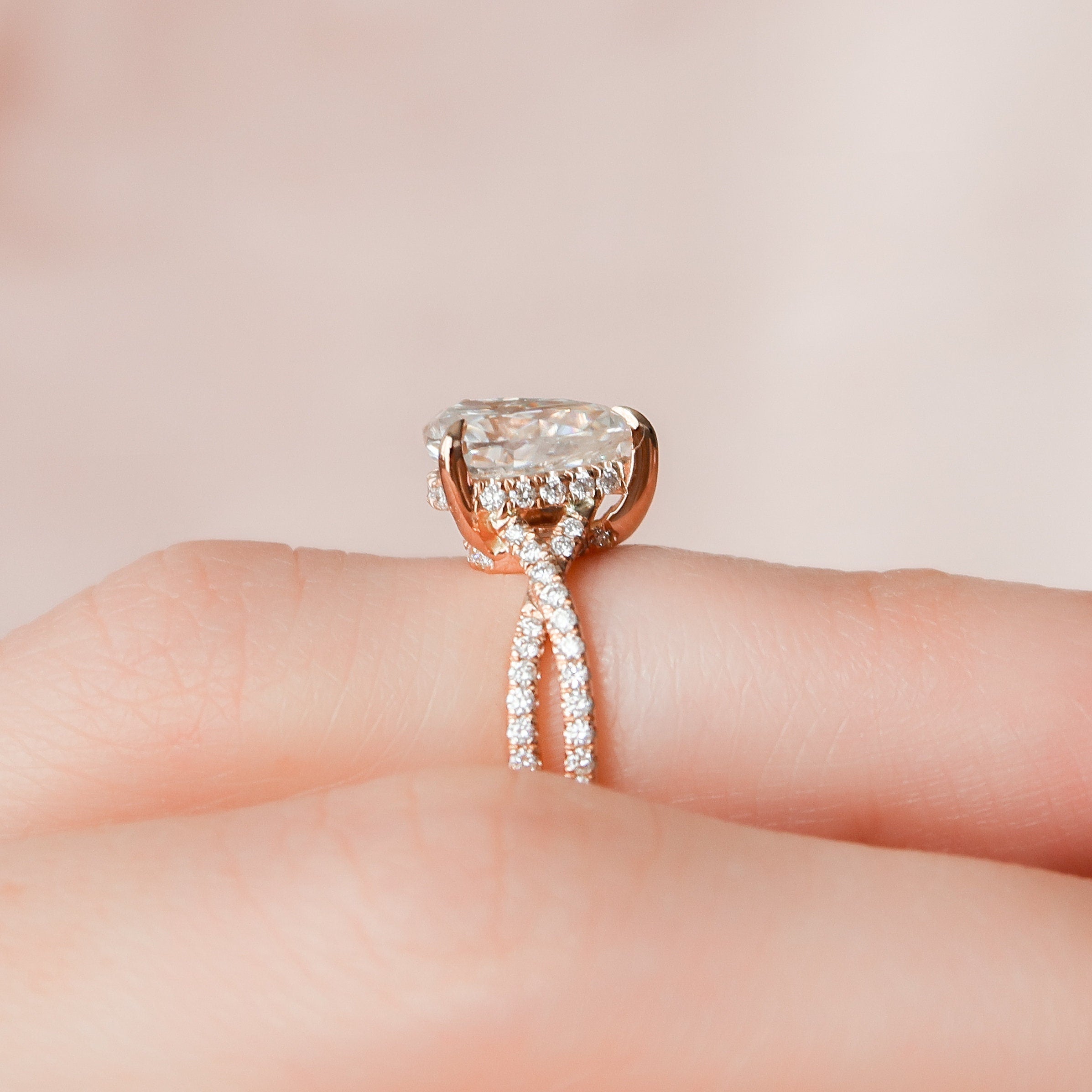 1.0 CT Pear Cut Split Shank Moissanite Engagement Ring