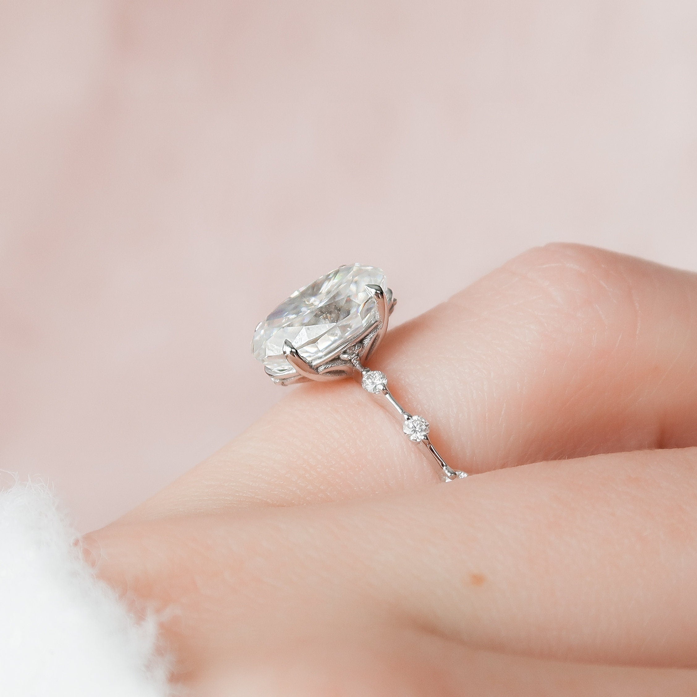 3.0 CT Oval Moissanite Dainty Style Engagement Ring