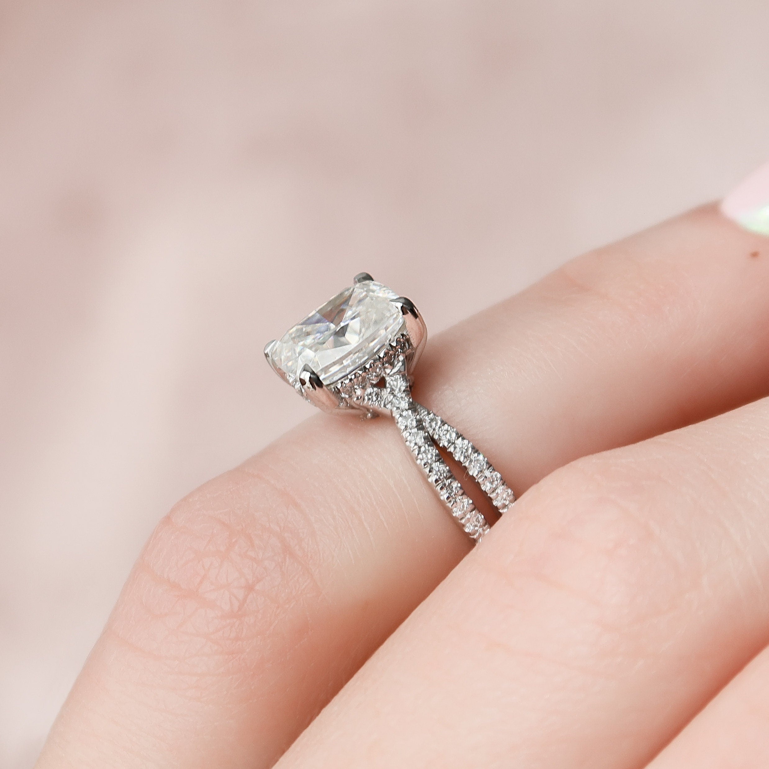 2.0 CT Cushion Cut Moissanite Split Shank Style Engagement Ring