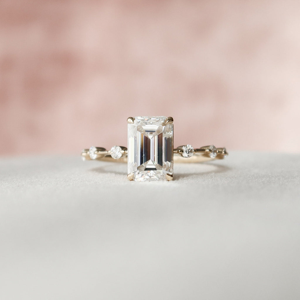 2.50 CT Emerald Moissanite Dainty Style Engagement Ring