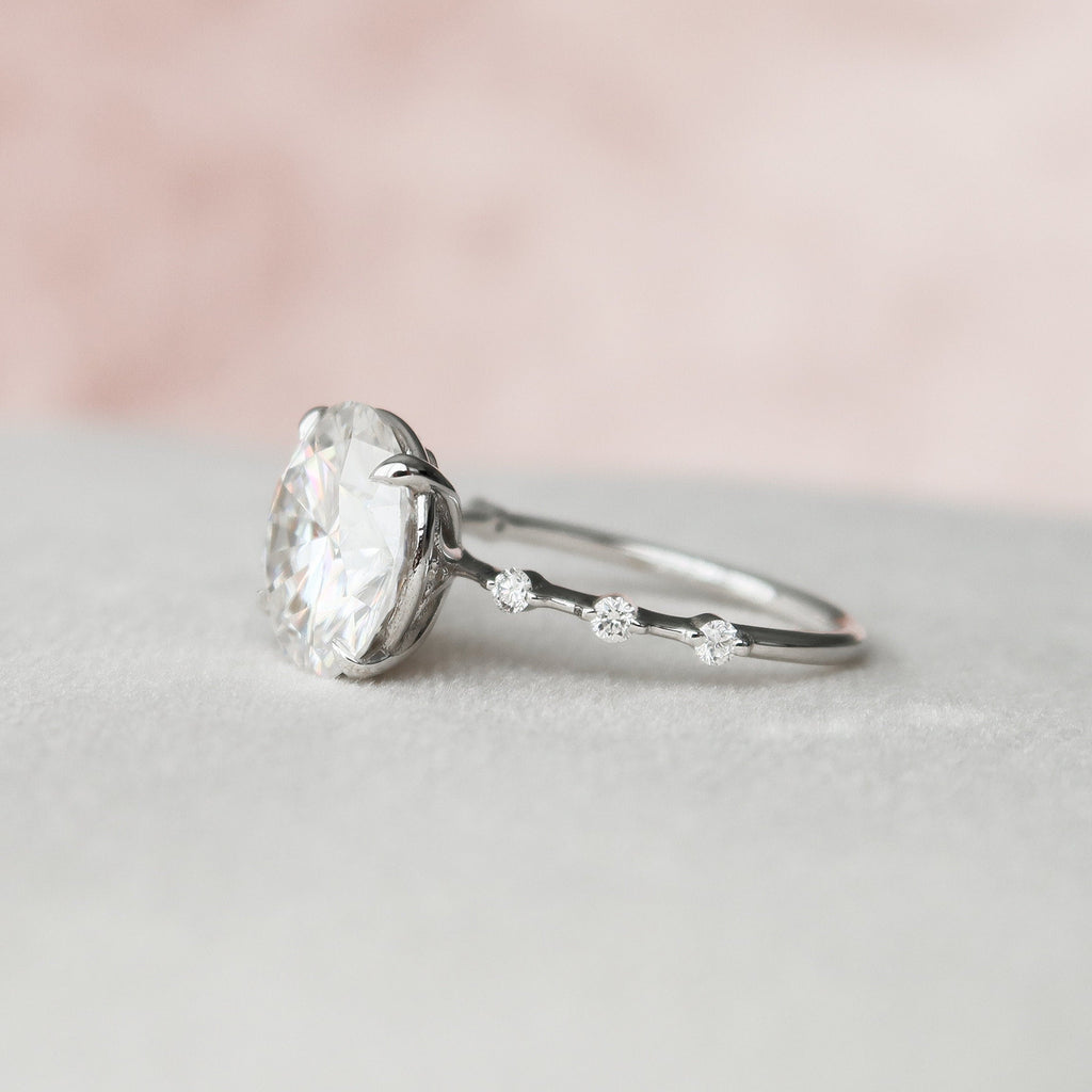 4.0 CT Round Moissanite Dainty Style Engagement Ring
