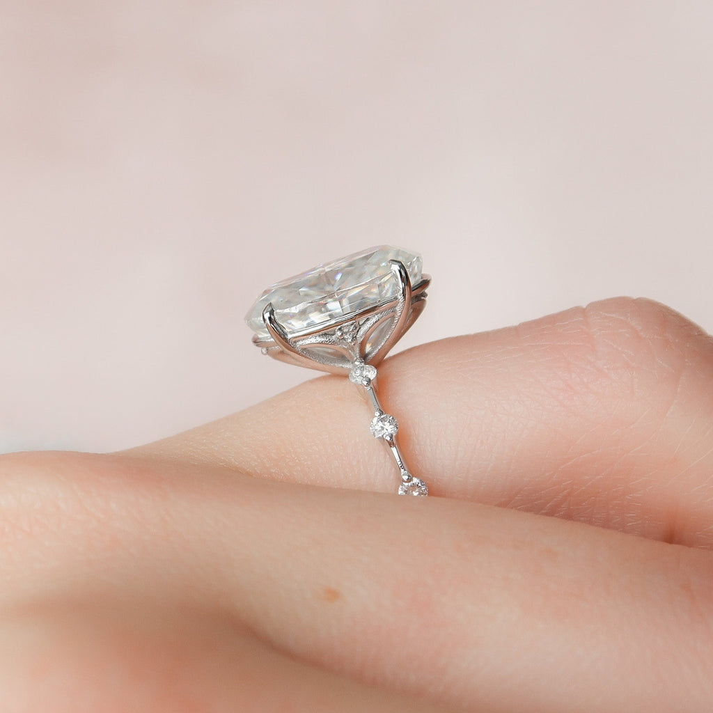 5.0 CT Oval Cut Moissanite Dainty Style Engagement Ring