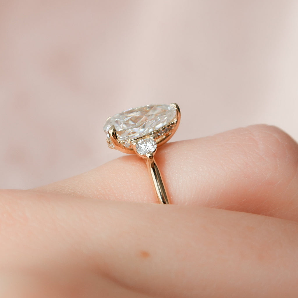 2.0 CT Pear Cut Moissanite Three Stone Engagement Ring