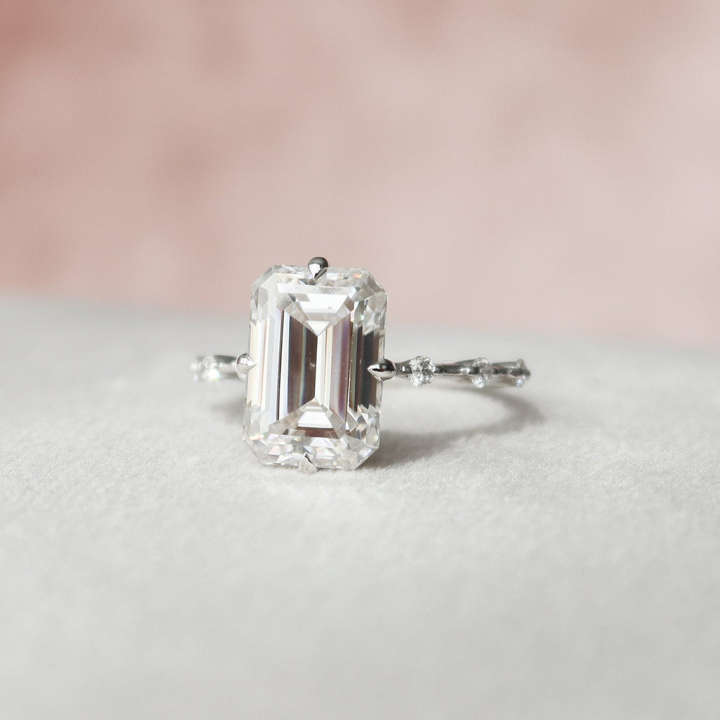 3.0 CT Emerald Moissanite Dainty Style Engagement Ring