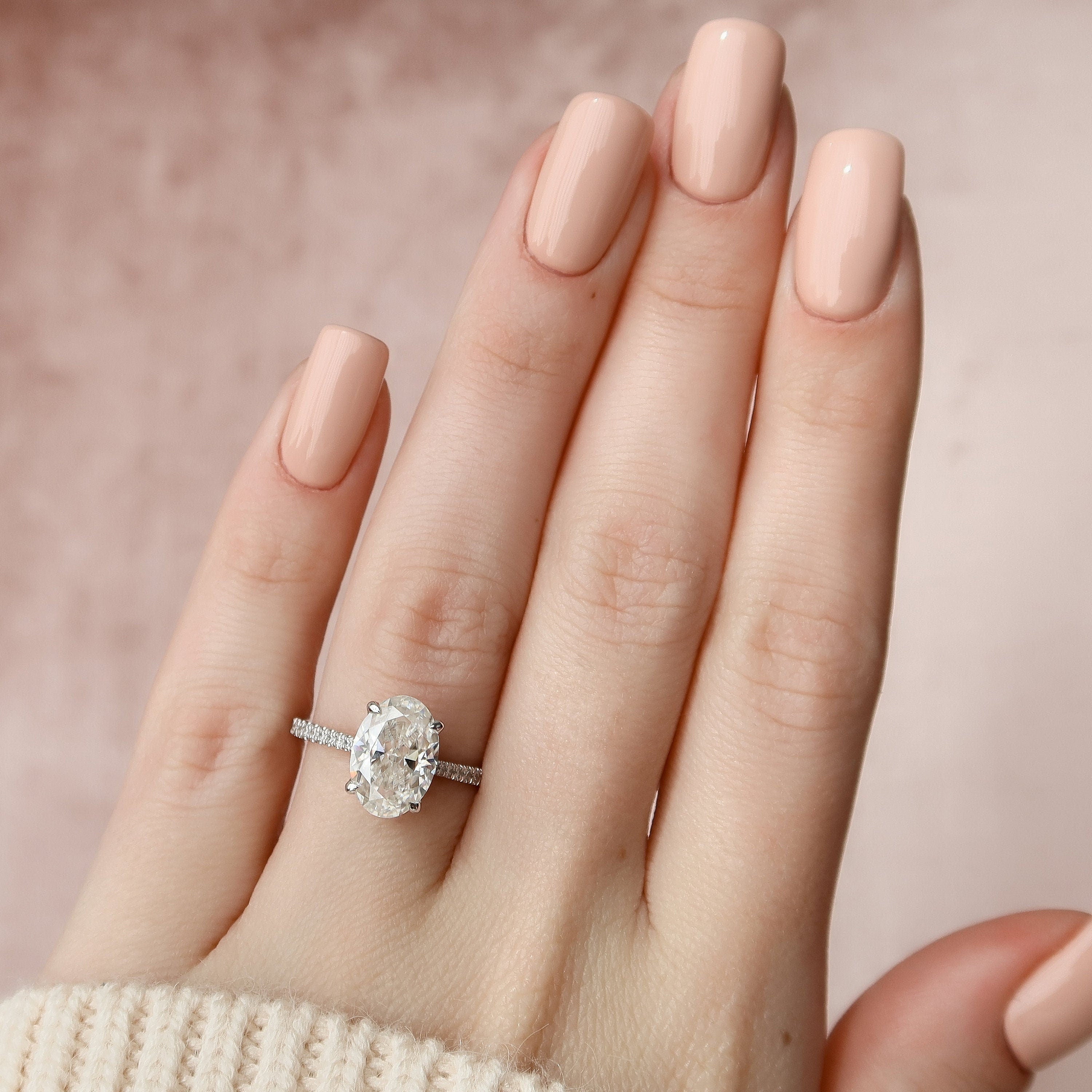3.0 CT Oval Moissanite Pave Setting Engagement Ring Imagen secundaria del producto