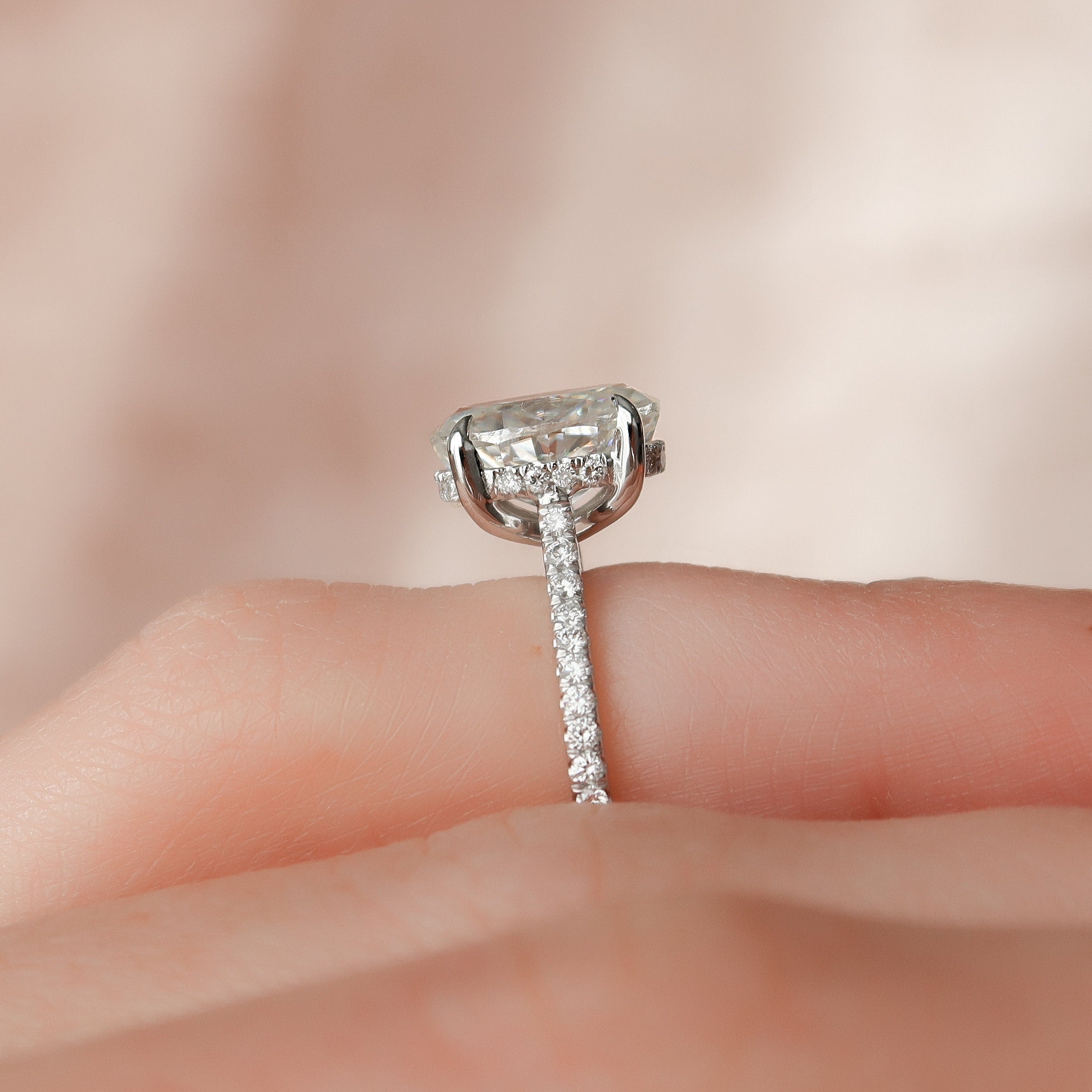 2.0 CT Oval Moissanite Pave Setting Engagement Ring