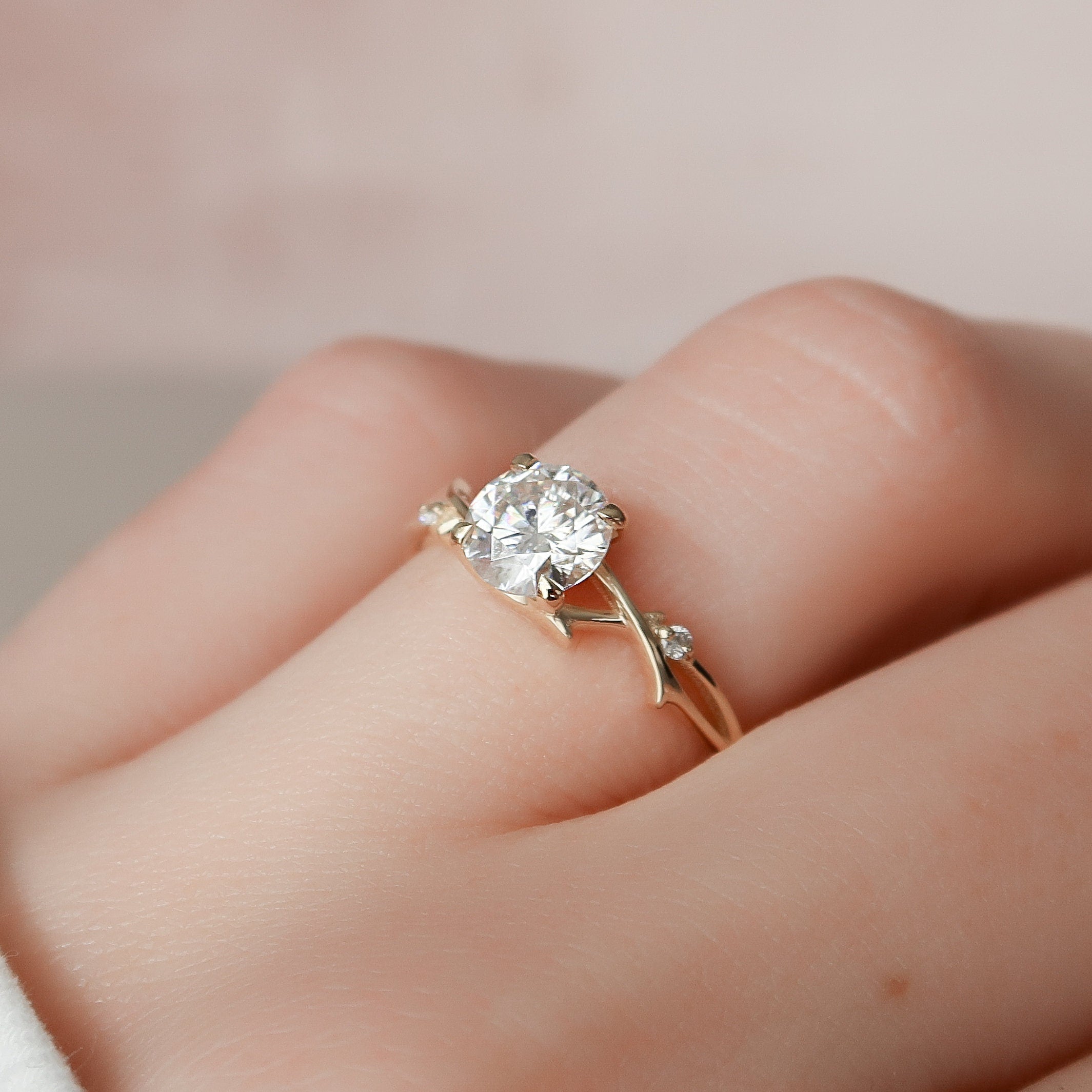 1.0 CT Round Cut Nature Inspired Moissanite Engagement Ring
