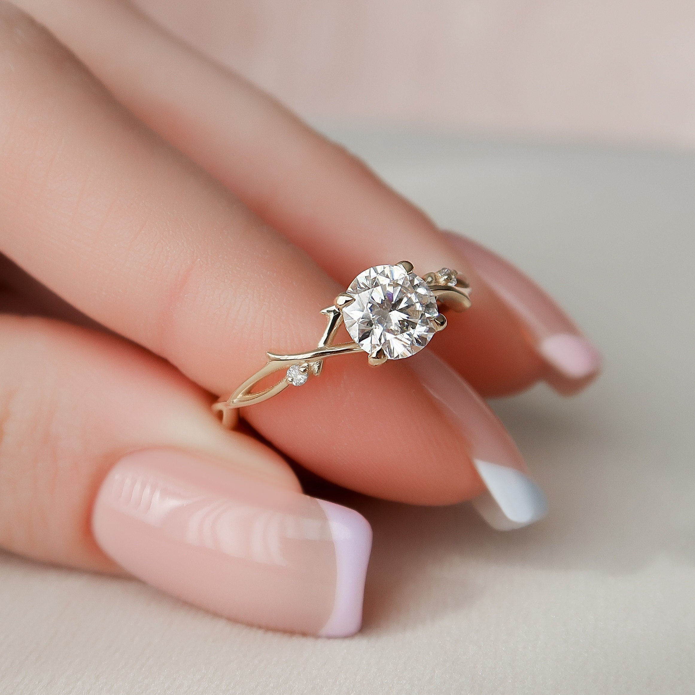 1.0 CT Round Cut Nature Inspired Moissanite Engagement Ring