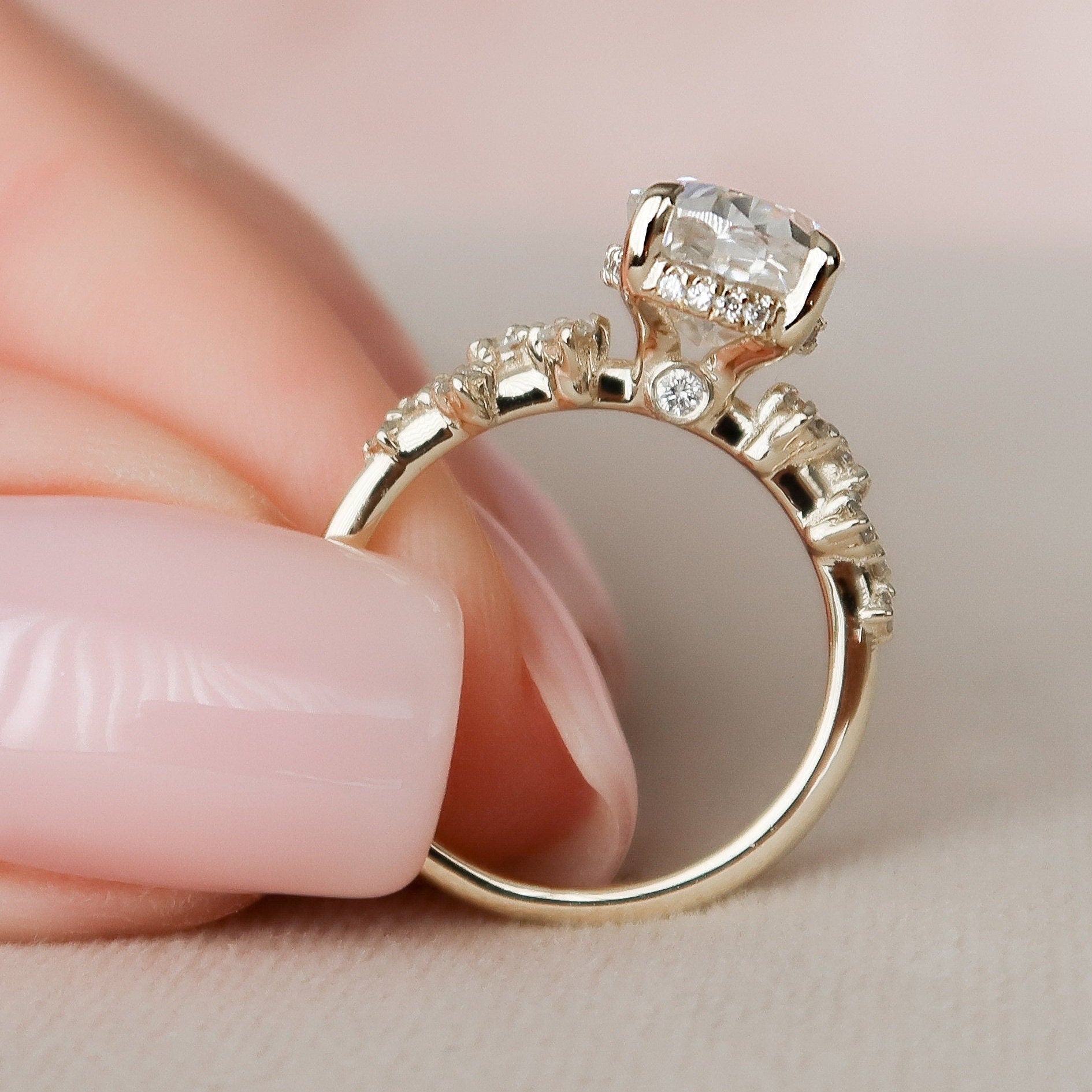 2.0 CT Oval Shape Moissanite Cluster Engagement Ring