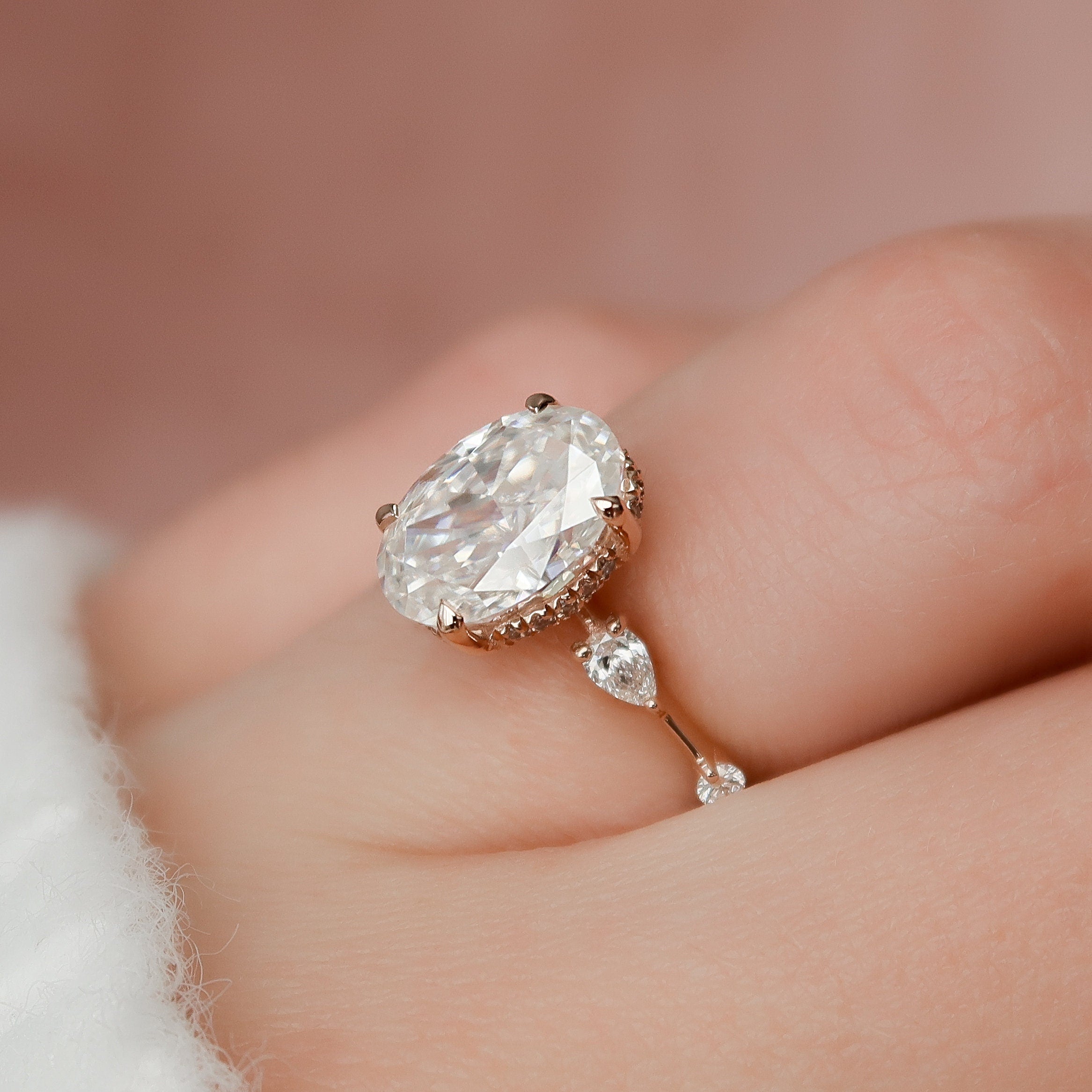 2.0 CT Oval Cut Three Stones Moissanite Engagement Ring