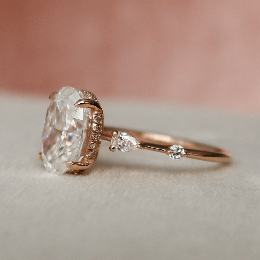 2.0 CT Oval Cut Three Stones Moissanite Engagement Ring