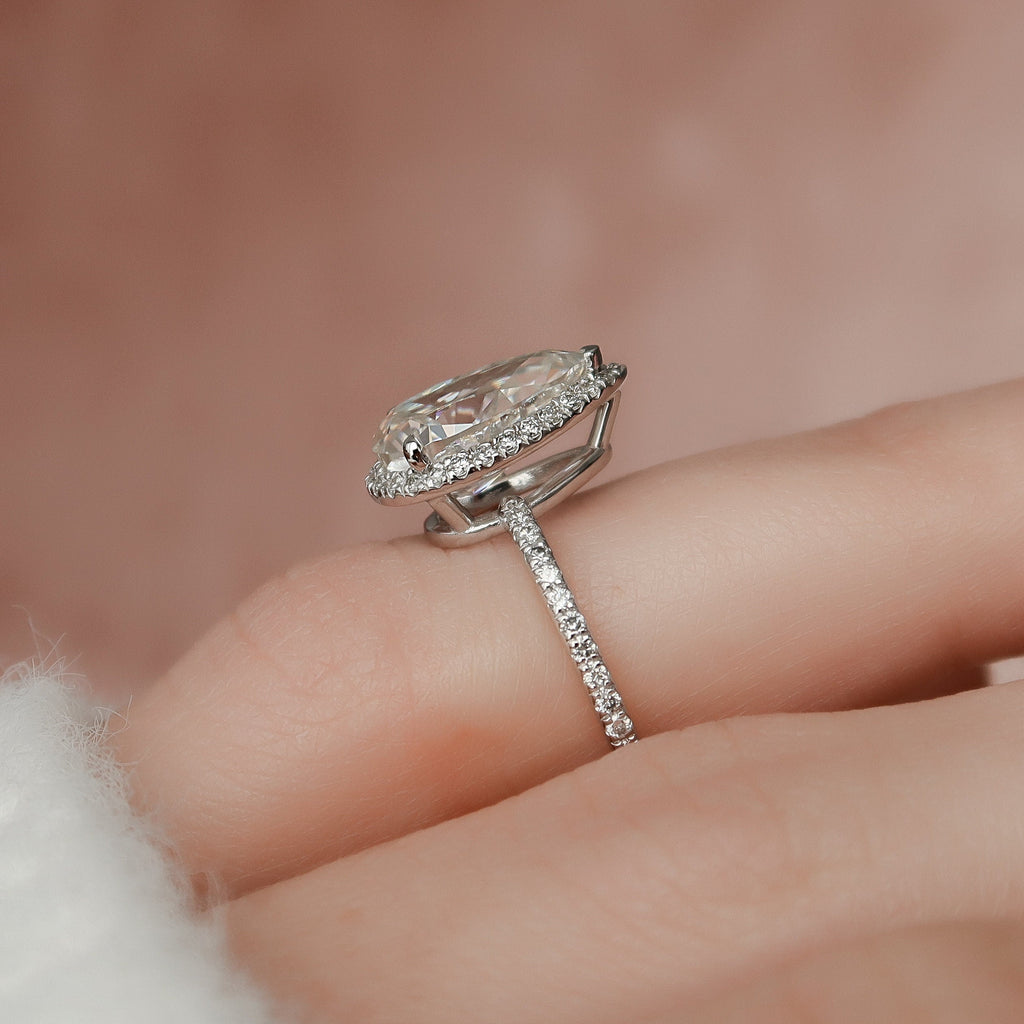 2.0 CT Pear Moissanite Halo Setting Engagement Ring